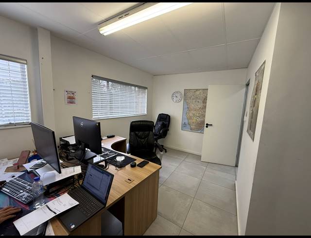 400M² WAREHOUSE TO LET IN SPARTAN